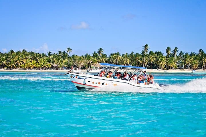 Full-Day Saona Island Catamaran & Speedboat Tour from Punta Cana photo 5