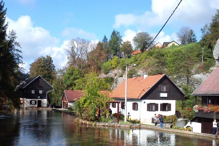 Private Zagreb to Plitvice Lakes Day Tour with Rastoke and Split Transfer photo 3