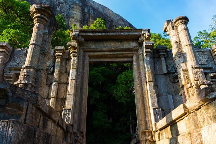 Ancient Kingdoms Day Trip from Kandy: Yapahuwa & Panduwasnuwara