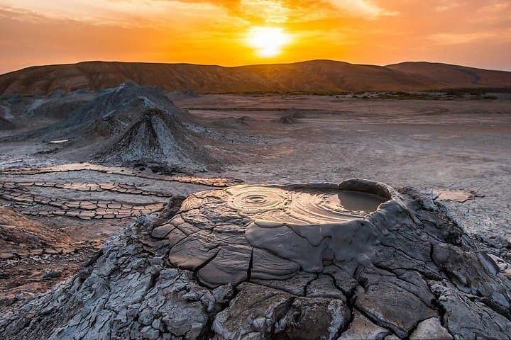 Gobustan & Mud Volcano Day Tour from Baku — Petroglyphs, Semi‑Desert Trails & Mud Spouts