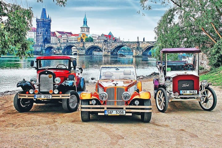 Vintage Car Replica Tour to Terezín: Guided Visit from Prague photo 2