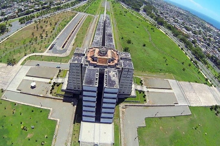 Santo Domingo VIP City Tour: Colonial Zone & Los Tres Ojos Day Trip photo 2