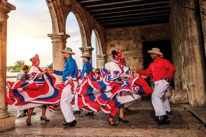 Santo Domingo VIP City Tour: Colonial Zone & Los Tres Ojos Day Trip photo 4