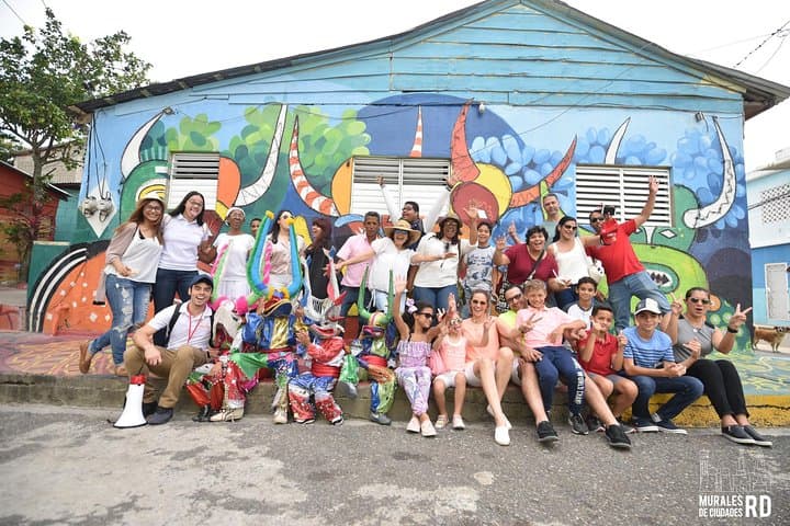 Street Art Walk in Los Pepines, Santiago — Murals & Local Stories photo 4