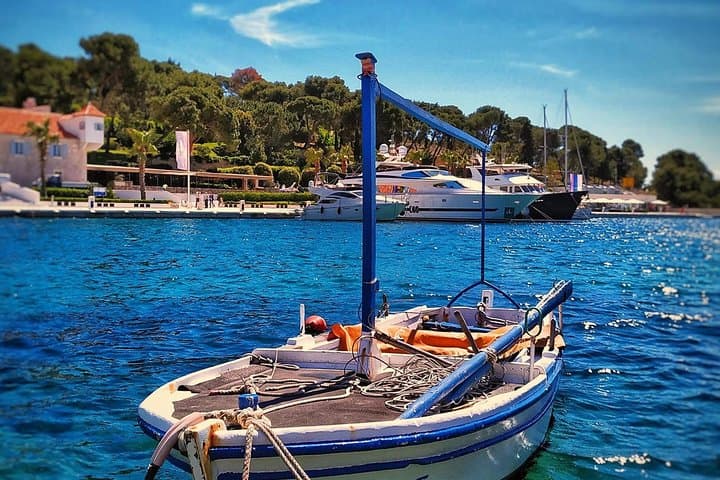 Private Sunset Speedboat Tour from Trogir to the Blue Lagoon photo 6