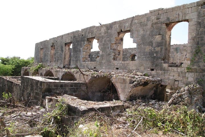 Historic Antigua Island Tour: Nelson's Dockyard, Lookouts & Beach Stop photo 2