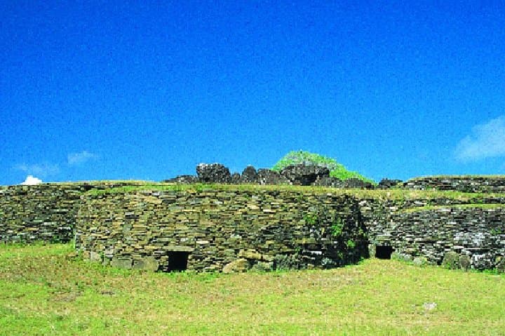 Full-Day Rapa Nui Essentials: Private Guided Circuit to Moai, Orongo & Anakena photo 5