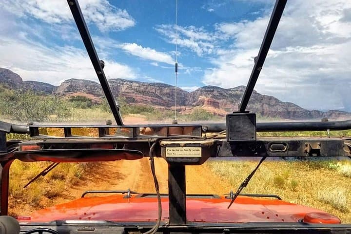 Cliff Hanger Hummer: Sedona 4x4 Jeep Tour on the Crack Axle Trail photo 2