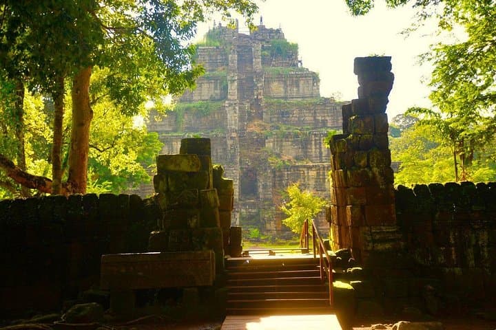 2-Day Siem Reap to Koh Ker & Beng Mealea: Overland Border Adventure to Laos photo 1