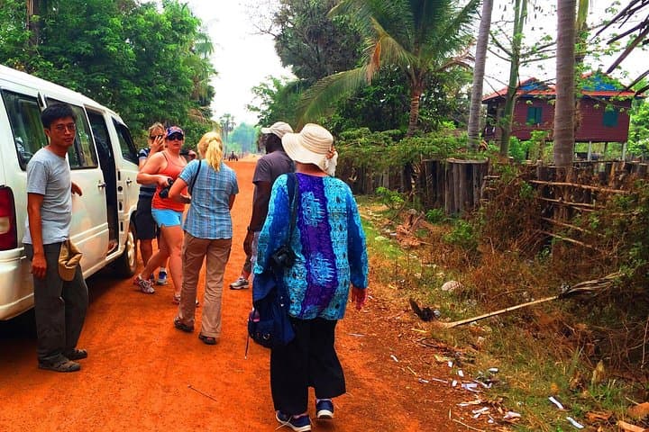 Siem Reap to Koh Ker & Laos Border: 2-Day Jungle Lodge Minibus Adventure photo 4