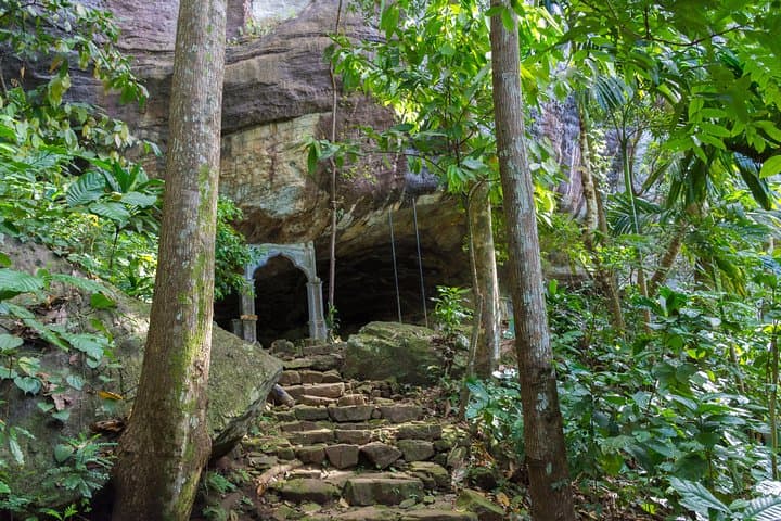 Belilena Cave Hike from Kitulgala — Balangoda Man Excavation & Jungle Trek photo 4