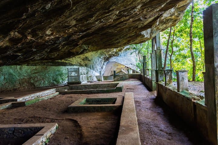 Into Belilena: Private Cave Expedition from Colombo
