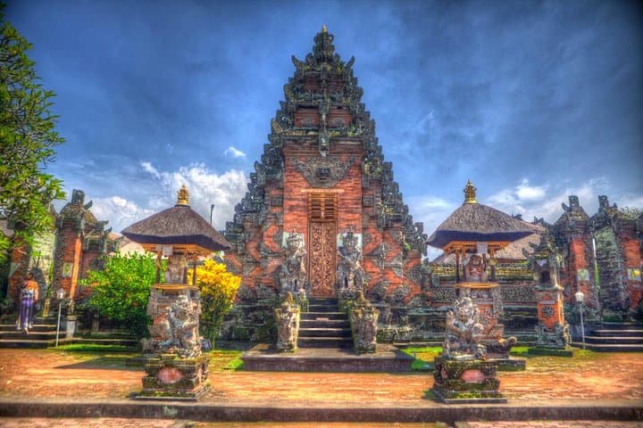 Ubud Art & Shopping Tour: Batik, Silver, Carvings & Tegenungan Waterfall photo 4