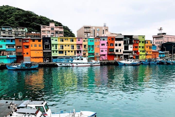 Keelung & Jiufen One-Day Coastal Tour — Zhengbin Port, Worry Valley, Elephant Trunk Rock & Yin-Yang Sea