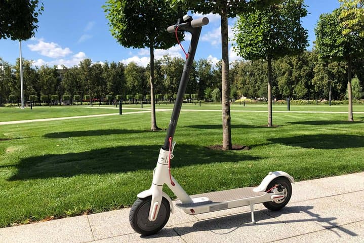 Vilnius Electric Scooter Routes: 3-Hour Urban Adventure on Xiaomi 365