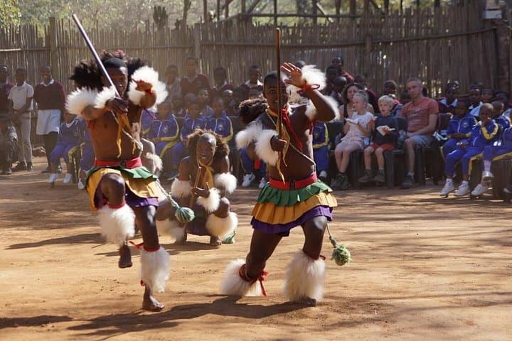 Eswatini Day Tour from Maputo: Mantenga Village, Malandela Lunch & Swazi Candle Factory