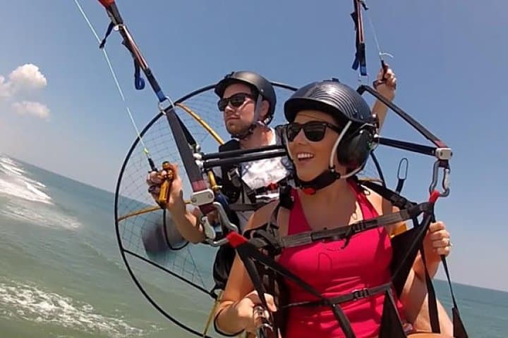 Paramotoring Over Koggala: Motorised Paraglider Day Trip from Colombo
