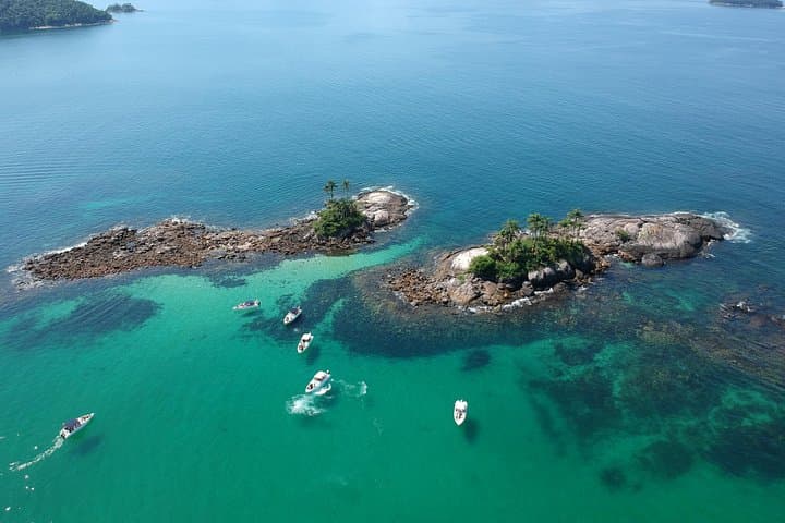 Speedboat Tour in Angra dos Reis: Botinas Islands, Jurubaíba & Praia da Piedade