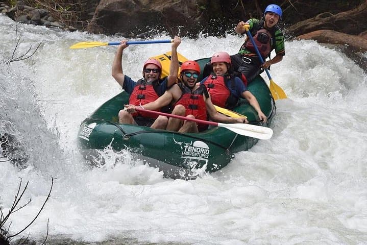Río Tenorio Whitewater: Class 3–4 Rapids and Cascabel Waterfall (Private Tour) photo 4