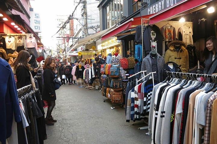 Private Seoul Customized Tour with English-Speaking Guide — Palaces, K‑Pop & Neighborhoods photo 6