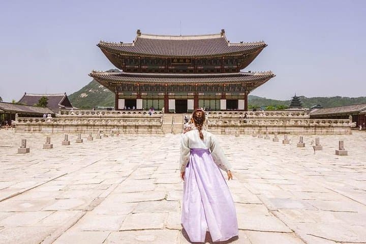Private Seoul Customized Tour with English-Speaking Guide — Palaces, K‑Pop & Neighborhoods photo 2