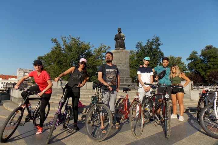 Cycle Belgrade's Historic Parks: Guided Bike Tour Through the City's Green History photo 2