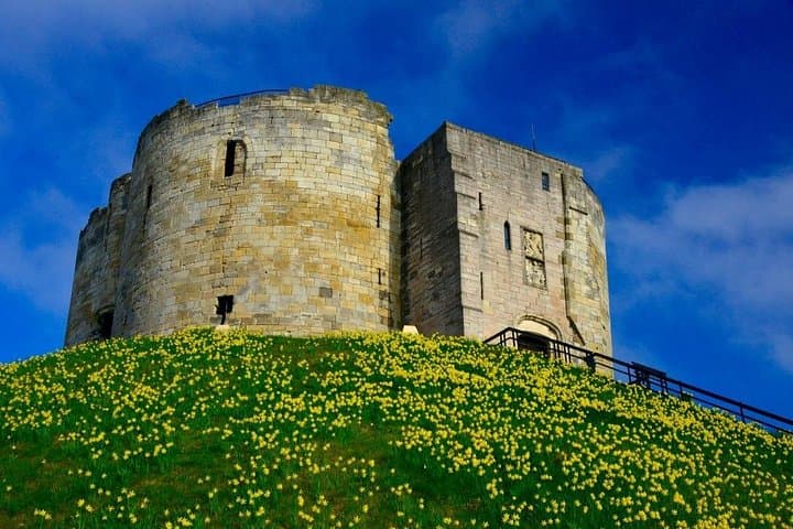 Best of York Walking Tour: Small-Group 90-Minute Snickelways & Minster Highlights photo 2