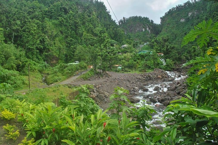 Trafalgar Falls to Champagne Reef: Dominica Waterfall & Snorkel Adventure photo 4