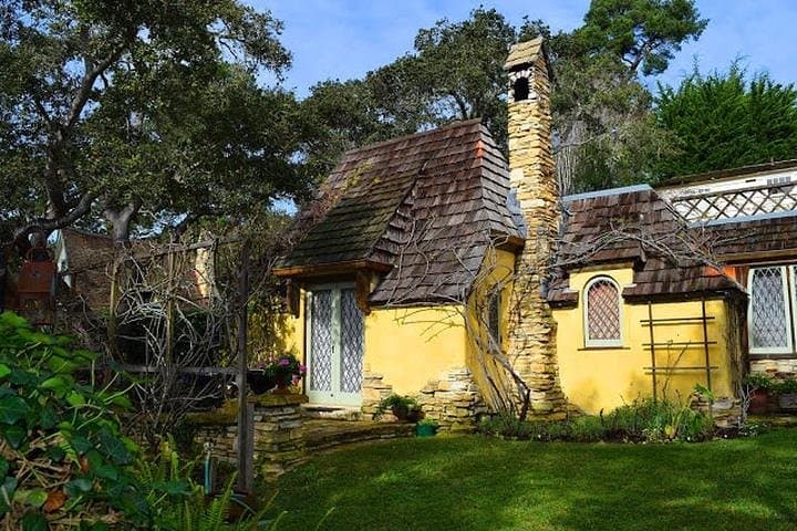 Carmel's Fairy-Tale Houses: Self-Guided Walking Audio Tour photo 4