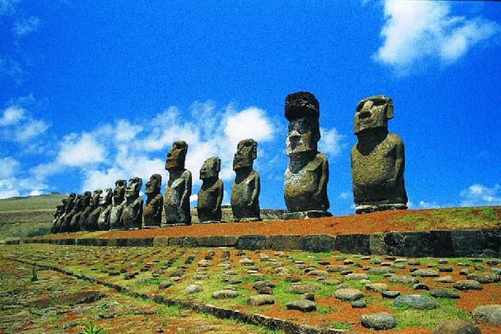 Private Full-Day Rapa Nui Grand Tour — Ahu Tongariki, Rano Raraku & Orongo photo 3