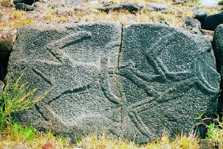 Full-Day Rapa Nui Essentials: Private Guided Circuit to Moai, Orongo & Anakena photo 2