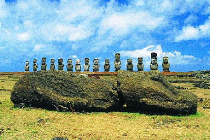 Explore Easter Island's Moai: A Guided Adventure photo 4