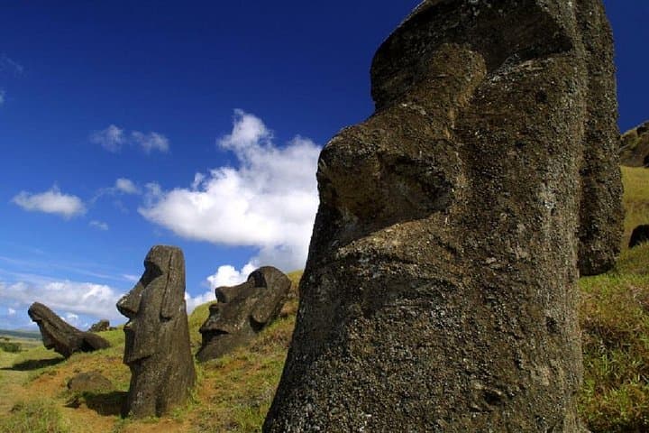 Private Full-Day Rapa Nui Grand Tour — Ahu Tongariki, Rano Raraku & Orongo photo 2