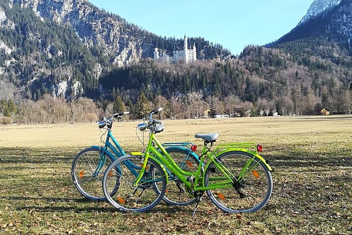 Skip-the-Line Neuschwanstein Castle + Füssen City Bike Tour