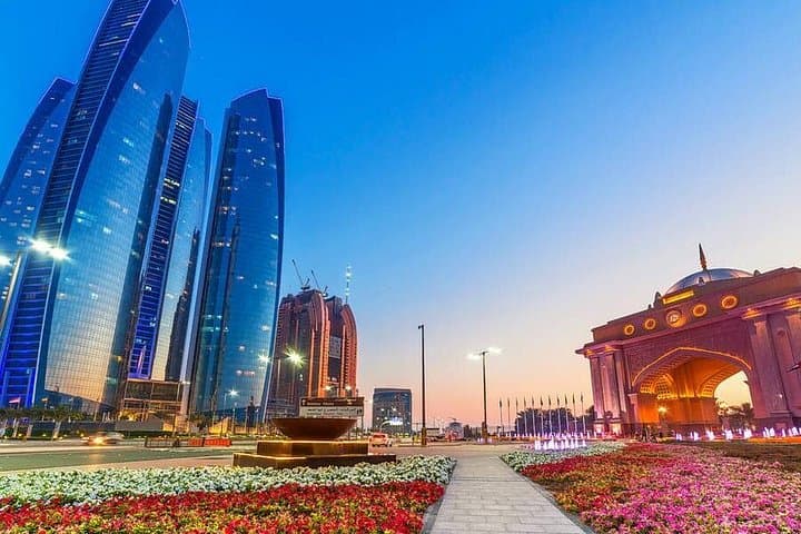 Private Abu Dhabi Day Tour: Sheikh Zayed Mosque, Heritage Village & Yas Island photo 4