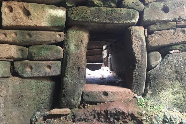 Exploring the Northern Wonders of Easter Island photo 3