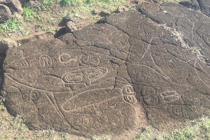 Exploring the Northern Wonders of Easter Island photo 5
