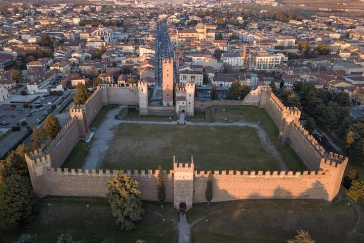 E‑Bike Loop from Villafranca to Borghetto: Scaliger Castles & Countryside (25 km) photo 5