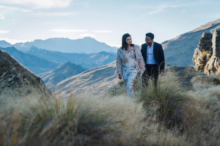 Queenstown Mountain & Lake Engagement Photoshoot — Private 4WD Land Rover Experience photo 5