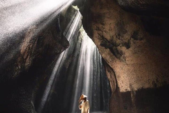 East Bali Full-Day: Lempuyang Gate, Tirta Gangga & Tukad Cepung Waterfall Tour photo 5