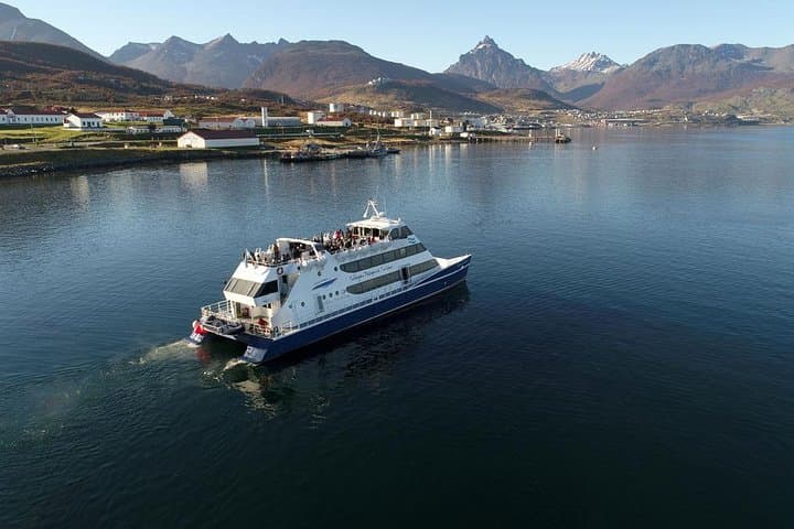 Sailing the Beagle Channel: Les Eclaireurs Lighthouse, Isla de los Lobos & Bridges Islands Hike photo 3