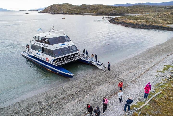 Sailing the Beagle Channel: Les Eclaireurs Lighthouse, Isla de los Lobos & Bridges Islands Hike photo 4