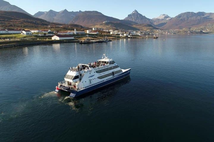 Sailing the Beagle Channel: Les Eclaireurs Lighthouse, Isla de los Lobos & Bridges Islands Hike photo 5