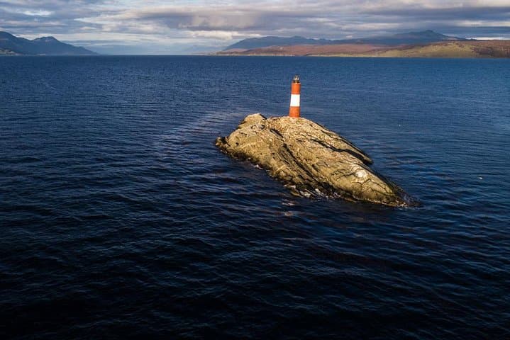 Beagle Channel Cruise to Martillo Island: Penguins, Sea Lions & Les Éclaireurs Lighthouse photo 4