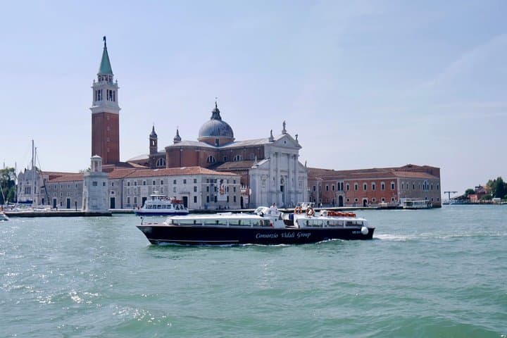 Venice Walking Tour and Mini Cruise: Rialto, Ghetto & Giudecca Highlights photo 5