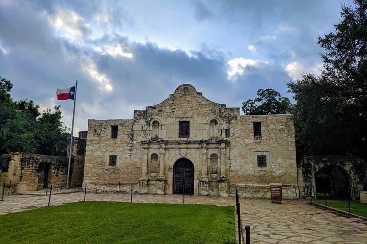 San Antonio Missions Walking Tour with Downtown Hotel Pickup