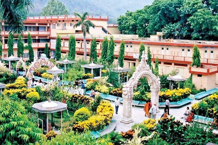 2-Day Rishikesh & Haridwar Himalayas Yoga Tour from Delhi photo 2