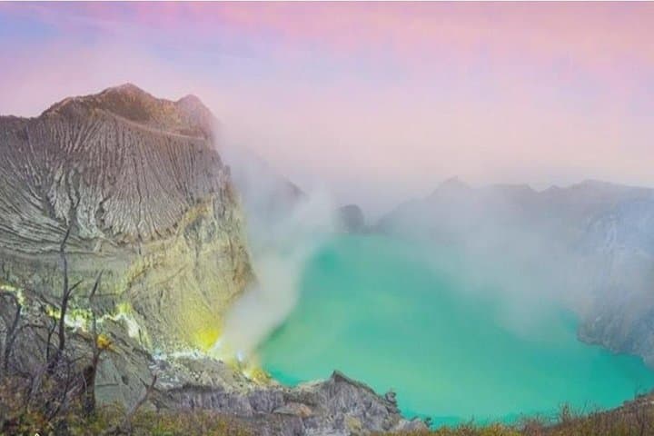 Kawah Ijen Midnight Tour: Blue Flames, Sunrise & Sulfur Miners