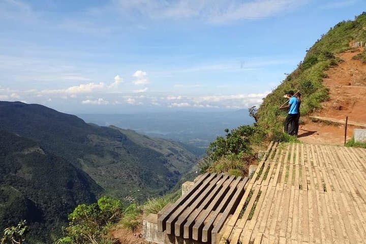 Horton Plains & World's End Guided Trek from Nuwara Eliya