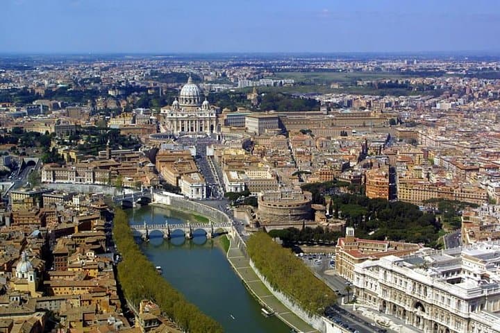 Discover Rome: 3-Hour Private Tour with Driver — Colosseum, Vatican & Historic Center photo 2